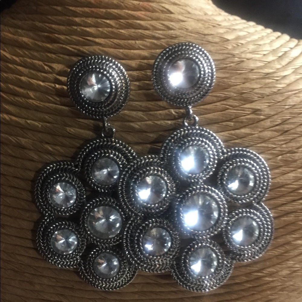 Fashion Pewter and Clear Crystal Pierced Earrings.